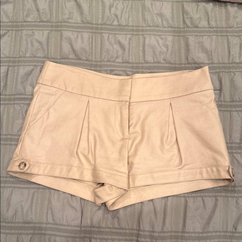 Bebe Champagne Tailored shorts